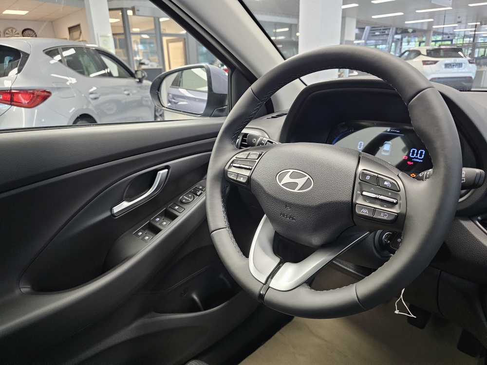 Hyundai i30 Kombi  bei Hoffmann Automobile in Wolfsburg kaufen und sofort mitnehmen - Bild 15