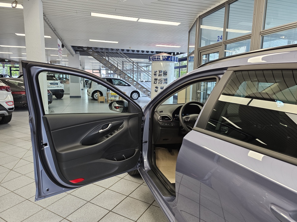 Hyundai i30 Kombi  bei Hoffmann Automobile in Wolfsburg kaufen und sofort mitnehmen - Bild 19