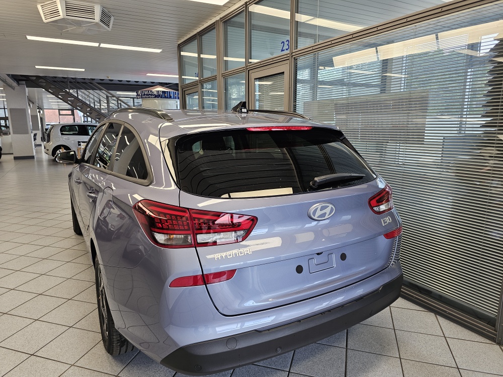 Hyundai i30 Kombi  bei Hoffmann Automobile in Wolfsburg kaufen und sofort mitnehmen - Bild 4