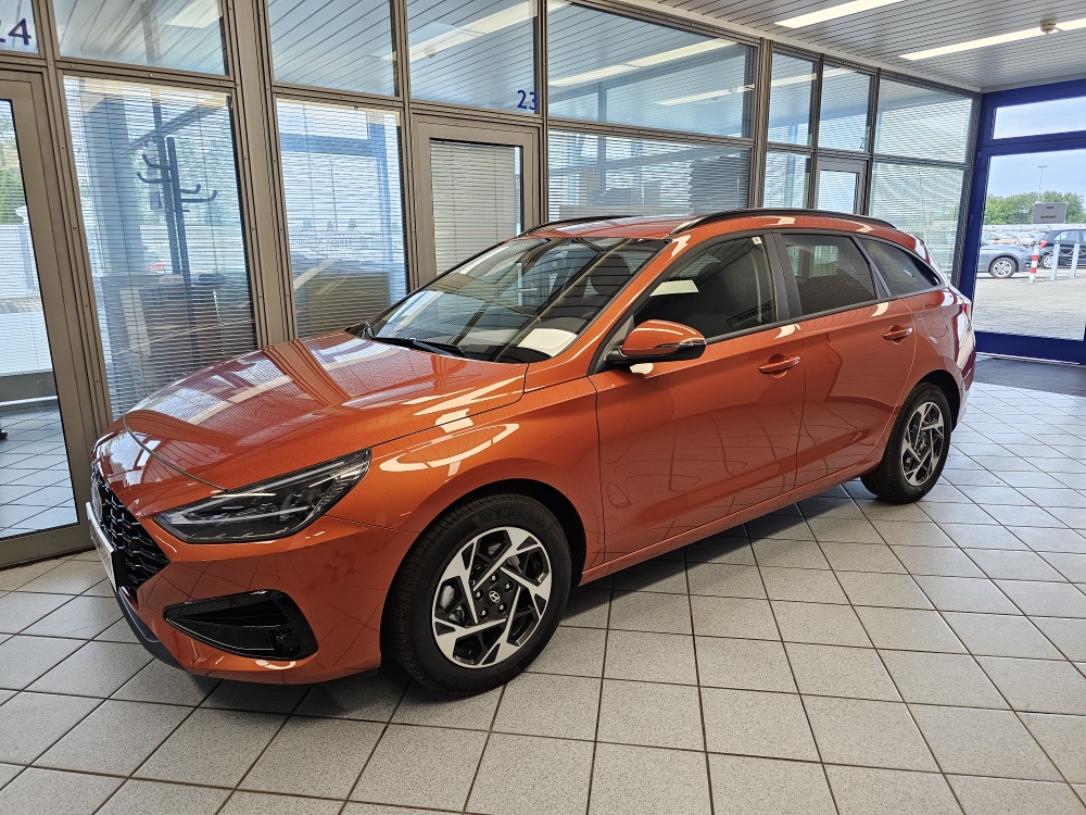 Hyundai i30 Kombi  bei Hoffmann Automobile in Wolfsburg kaufen und sofort mitnehmen - Bild 1