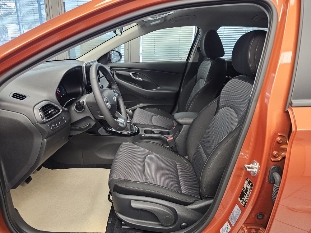 Hyundai i30 Kombi  bei Hoffmann Automobile in Wolfsburg kaufen und sofort mitnehmen - Bild 17