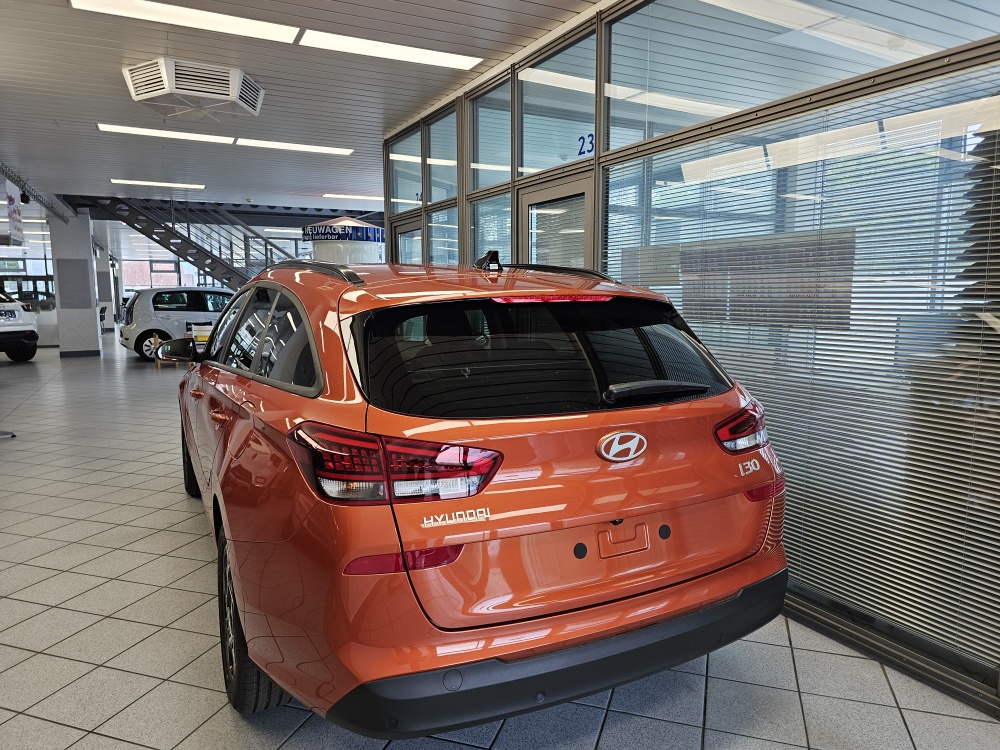 Hyundai i30 Kombi  bei Hoffmann Automobile in Wolfsburg kaufen und sofort mitnehmen - Bild 3