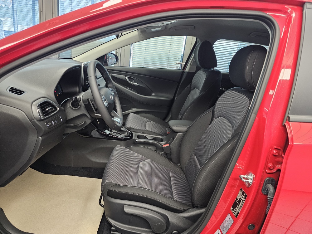 Hyundai i30 Kombi  bei Hoffmann Automobile in Wolfsburg kaufen und sofort mitnehmen - Bild 17