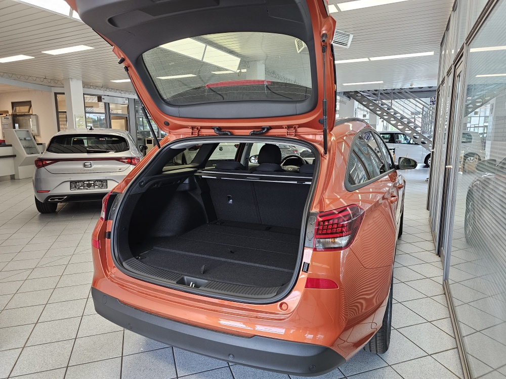 Hyundai i30 Kombi  bei Hoffmann Automobile in Wolfsburg kaufen und sofort mitnehmen - Bild 2