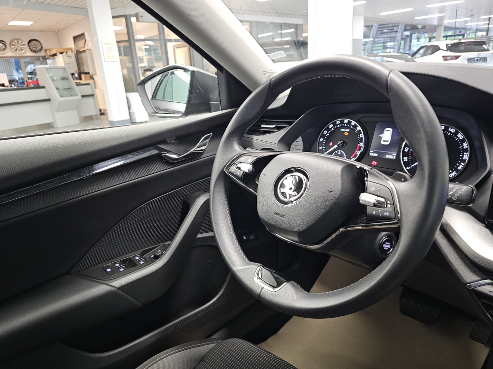 Skoda Octavia Combi  bei Hoffmann Automobile in Wolfsburg kaufen und sofort mitnehmen - Bild 15