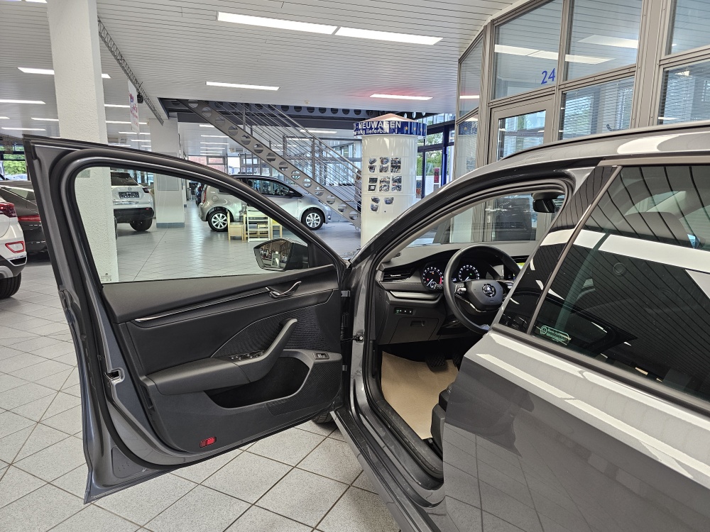 Skoda Octavia Combi  bei Hoffmann Automobile in Wolfsburg kaufen und sofort mitnehmen - Bild 19