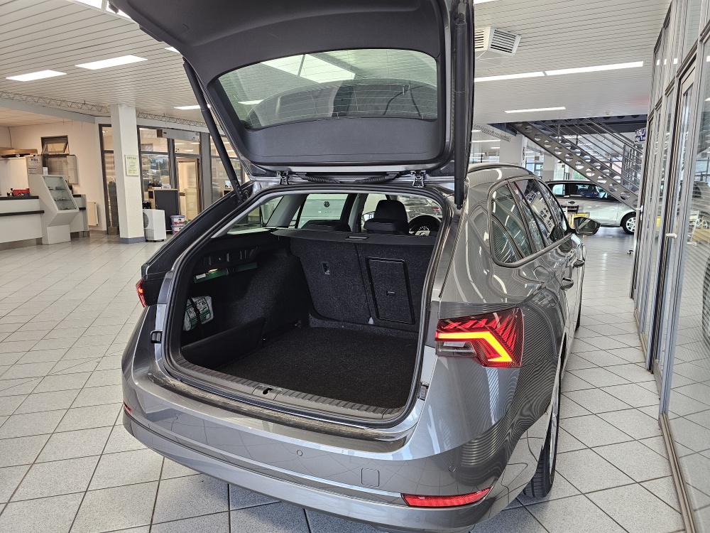 Skoda Octavia Combi  bei Hoffmann Automobile in Wolfsburg kaufen und sofort mitnehmen - Bild 2