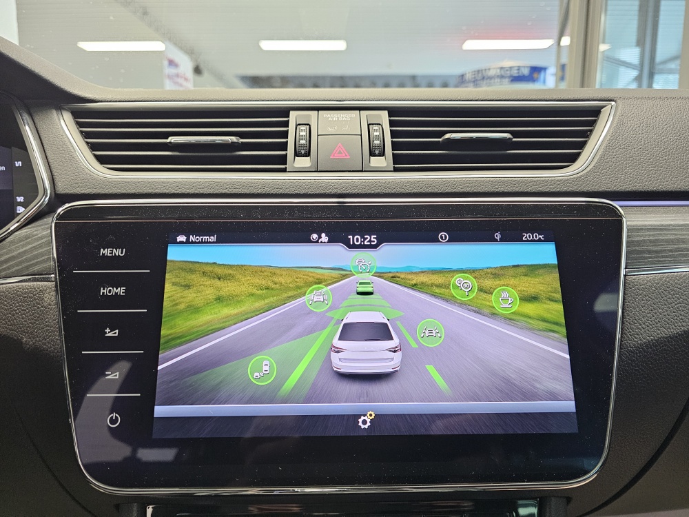 Skoda Superb  bei Hoffmann Automobile in Wolfsburg kaufen und sofort mitnehmen - Bild 12