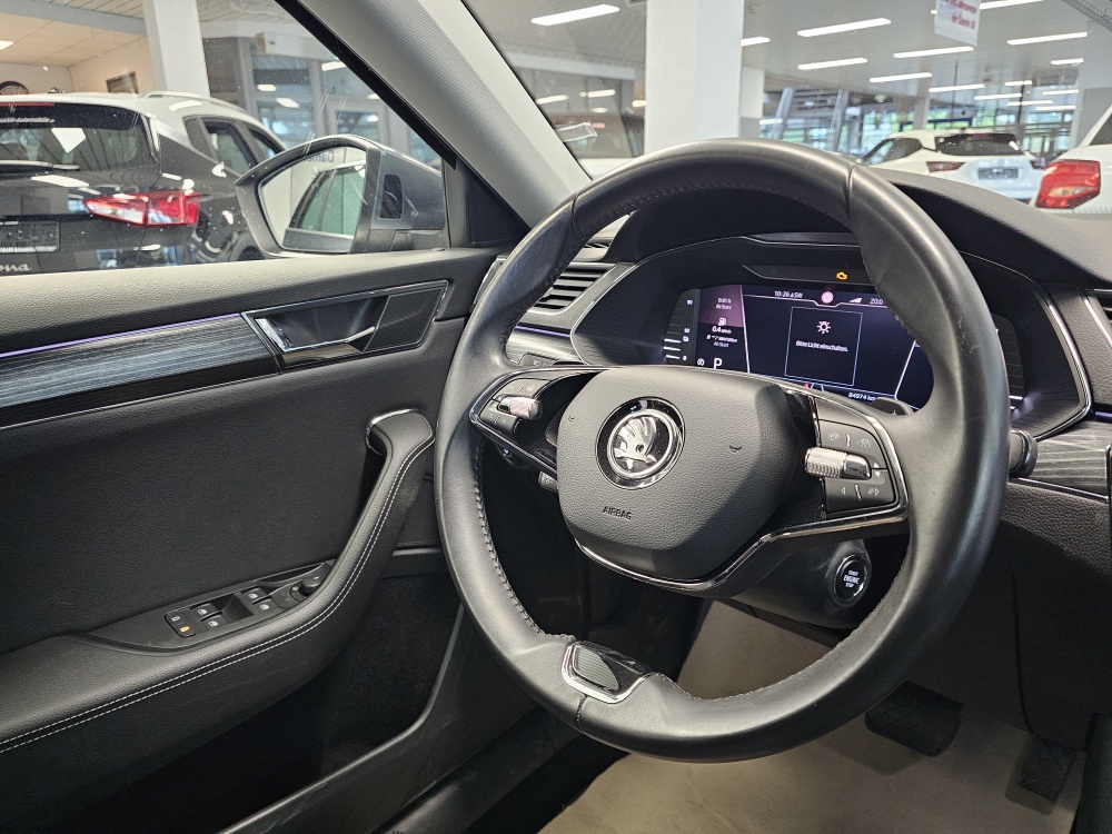 Skoda Superb  bei Hoffmann Automobile in Wolfsburg kaufen und sofort mitnehmen - Bild 17