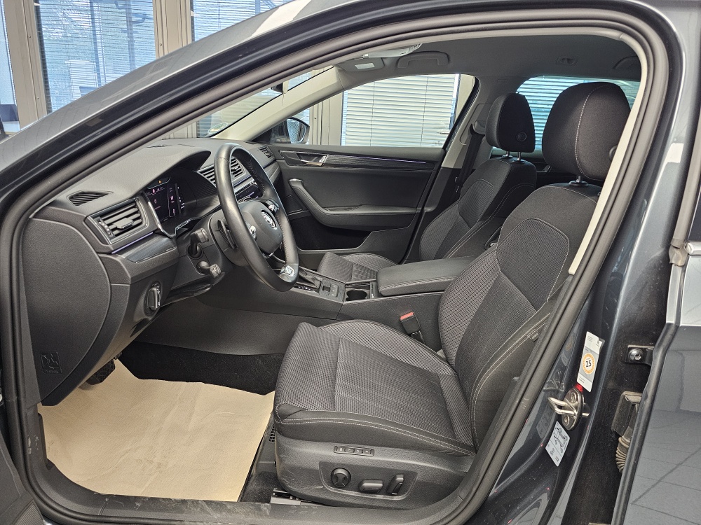 Skoda Superb  bei Hoffmann Automobile in Wolfsburg kaufen und sofort mitnehmen - Bild 20