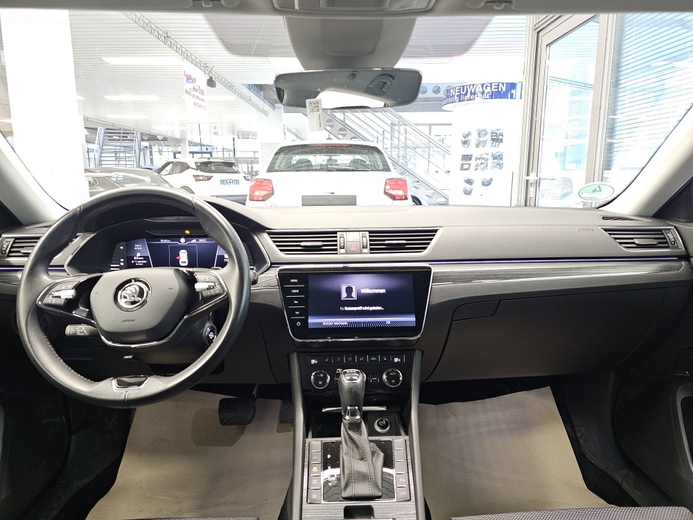 Skoda Superb  bei Hoffmann Automobile in Wolfsburg kaufen und sofort mitnehmen - Bild 8