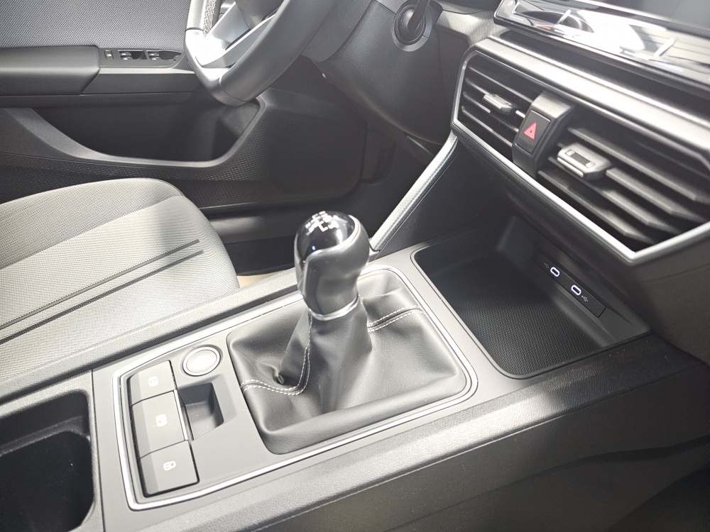 Seat Leon  bei Hoffmann Automobile in Wolfsburg kaufen und sofort mitnehmen - Bild 6