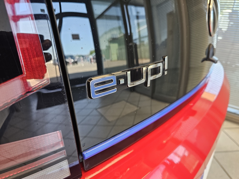 VW e-up!  bei Hoffmann Automobile in Wolfsburg kaufen und sofort mitnehmen - Bild 5