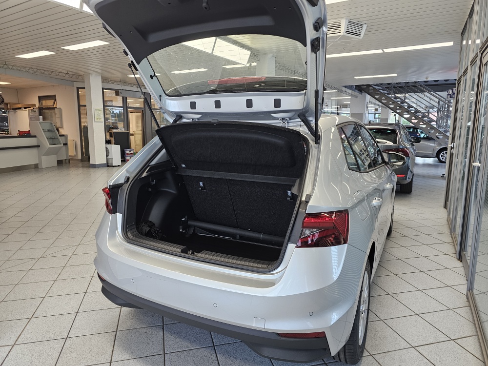 Skoda Fabia  bei Hoffmann Automobile in Wolfsburg kaufen und sofort mitnehmen - Bild 2
