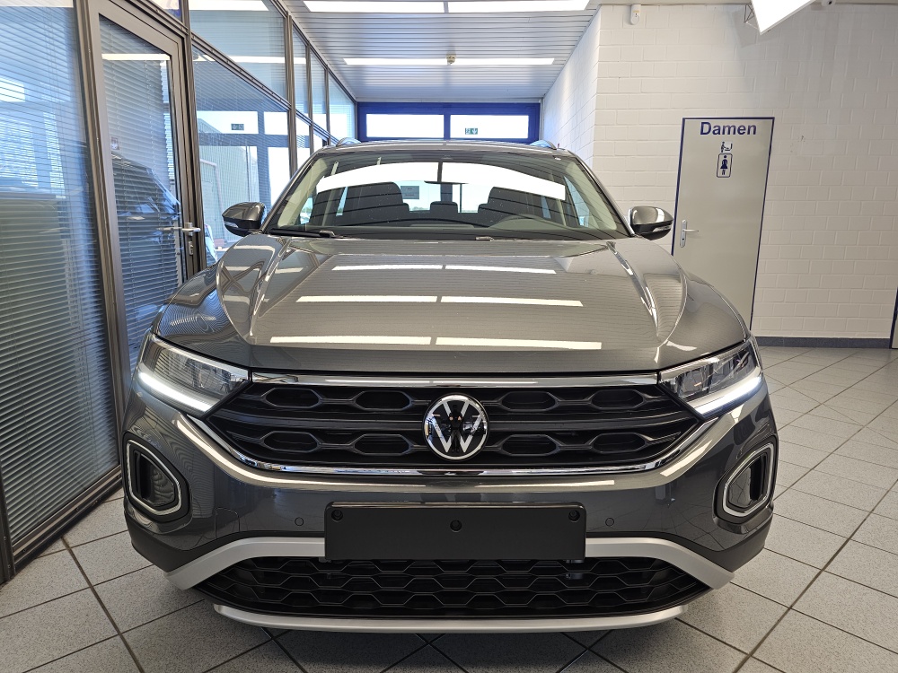 VW T-Roc  bei Hoffmann Automobile in Wolfsburg kaufen und sofort mitnehmen - Bild 24
