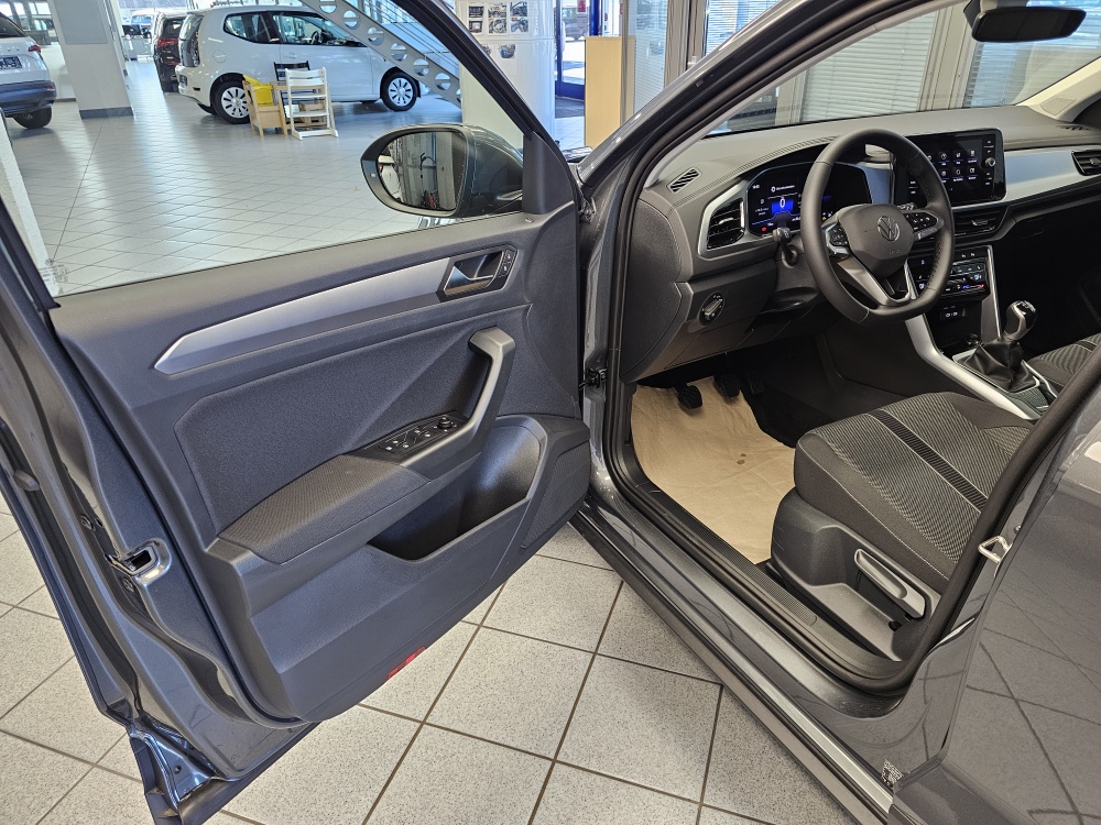 VW T-Roc  bei Hoffmann Automobile in Wolfsburg kaufen und sofort mitnehmen - Bild 21