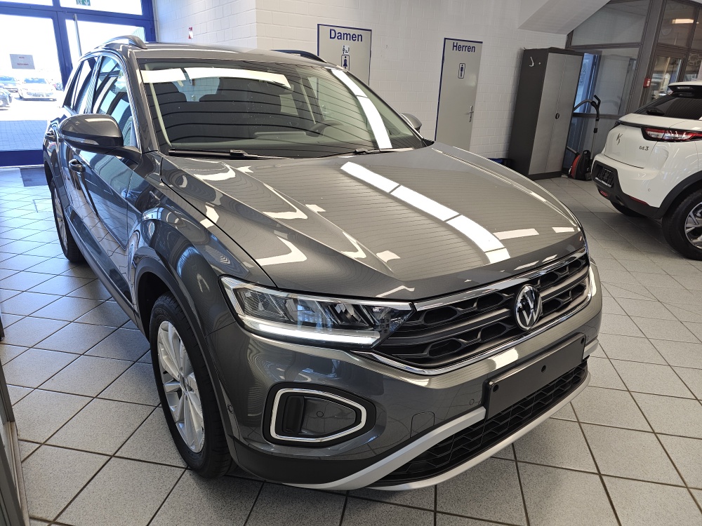 VW T-Roc  bei Hoffmann Automobile in Wolfsburg kaufen und sofort mitnehmen - Bild 25