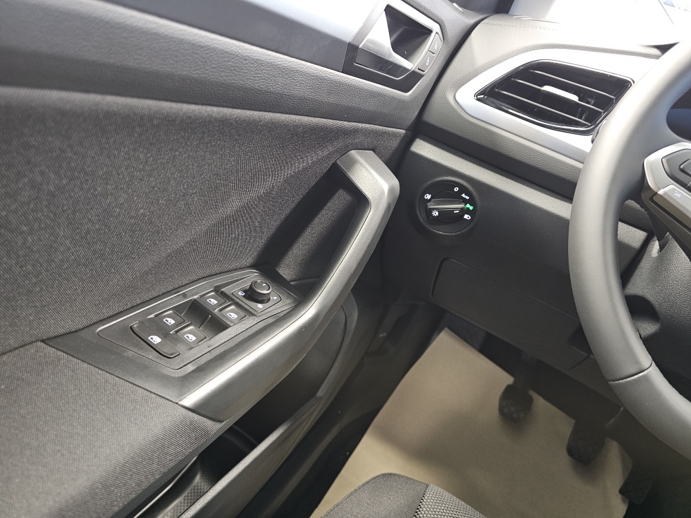 VW T-Roc bei Hoffmann Automobile in Wolfsburg kaufen und sofort mitnehmen - Bild 18