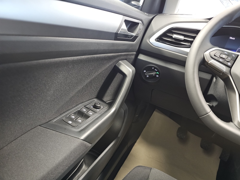 VW T-Roc  bei Hoffmann Automobile in Wolfsburg kaufen und sofort mitnehmen - Bild 16