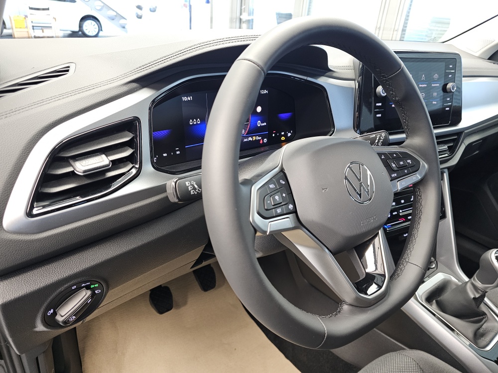 VW T-Roc  bei Hoffmann Automobile in Wolfsburg kaufen und sofort mitnehmen - Bild 18