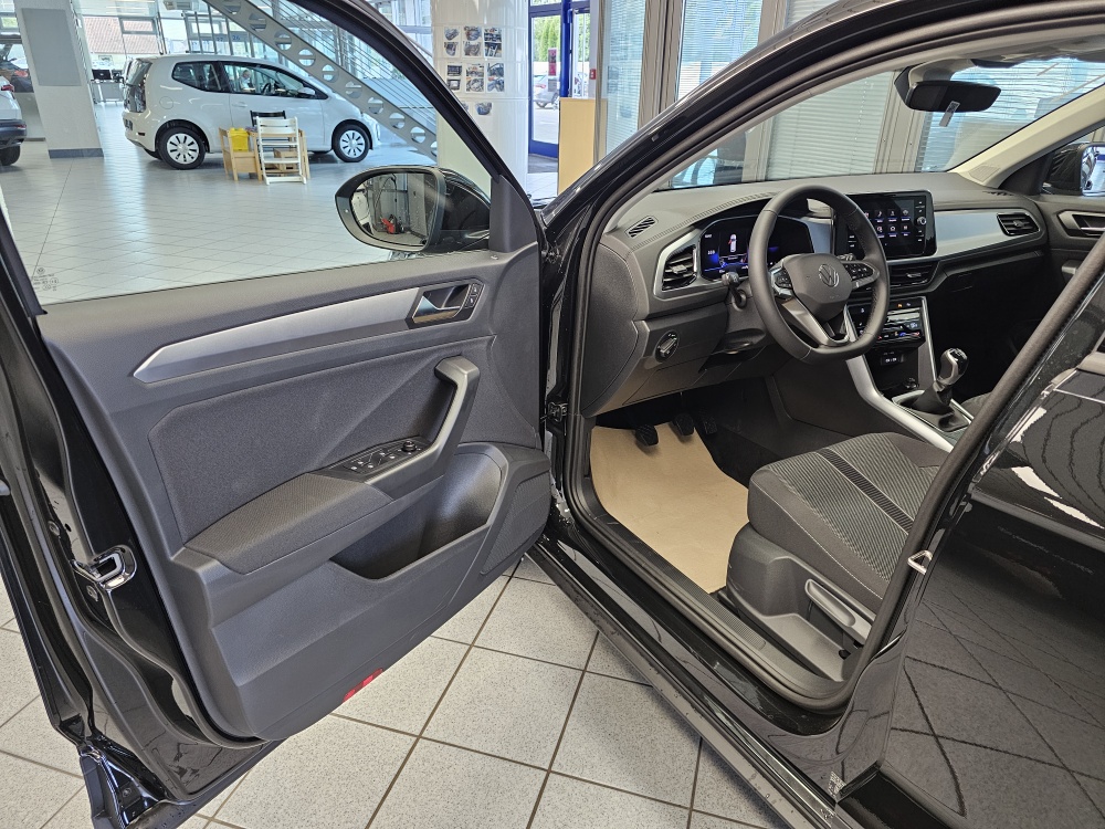 VW T-Roc  bei Hoffmann Automobile in Wolfsburg kaufen und sofort mitnehmen - Bild 20