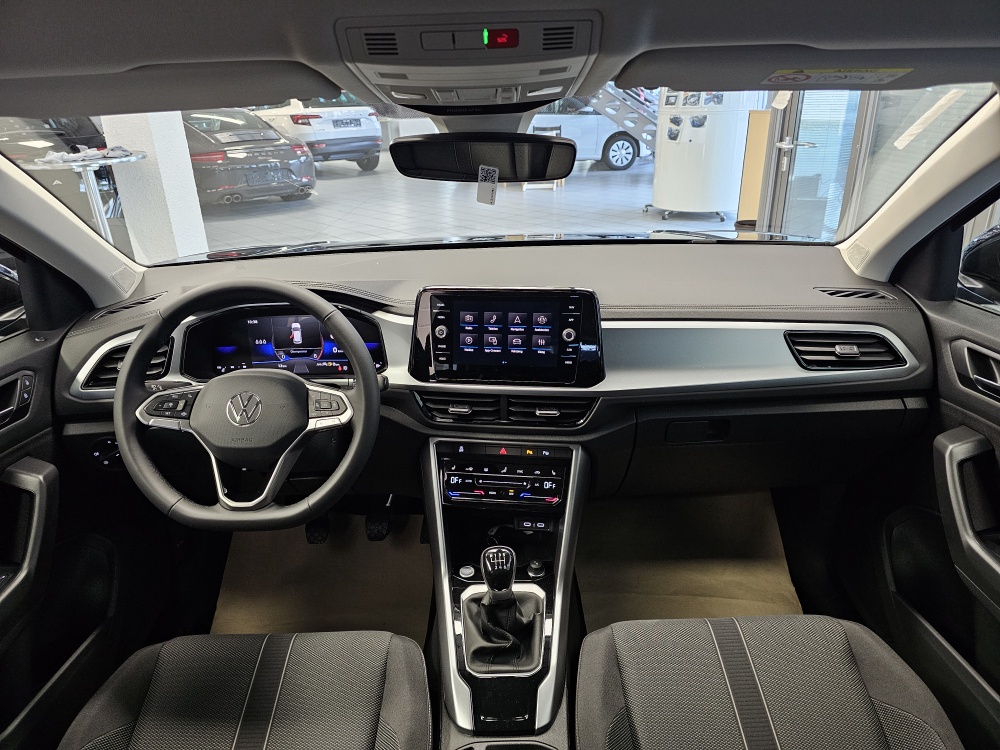 VW T-Roc  bei Hoffmann Automobile in Wolfsburg kaufen und sofort mitnehmen - Bild 6