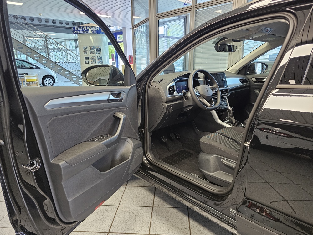 VW T-Roc  bei Hoffmann Automobile in Wolfsburg kaufen und sofort mitnehmen - Bild 13
