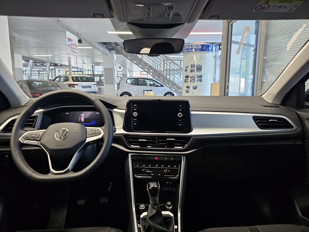 VW T-Roc  bei Hoffmann Automobile in Wolfsburg kaufen und sofort mitnehmen - Bild 3