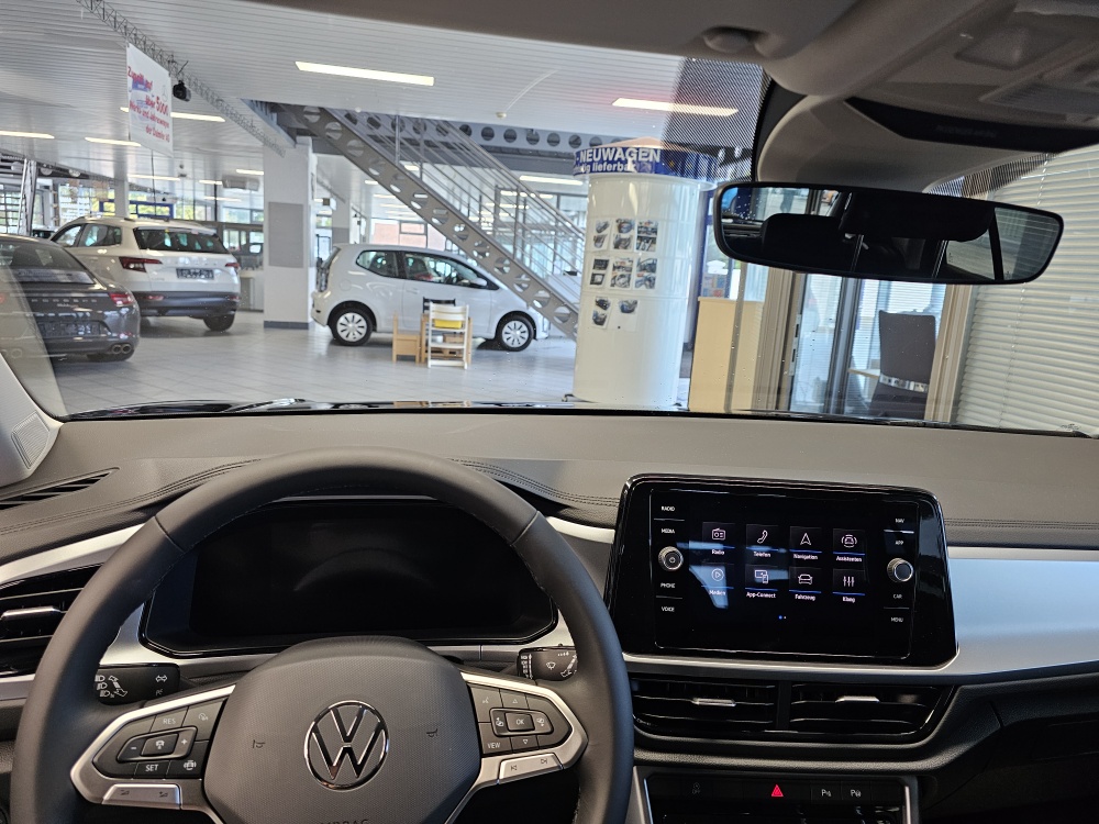 VW T-Roc  bei Hoffmann Automobile in Wolfsburg kaufen und sofort mitnehmen - Bild 8