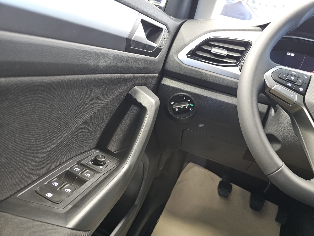 VW T-Roc  bei Hoffmann Automobile in Wolfsburg kaufen und sofort mitnehmen - Bild 18