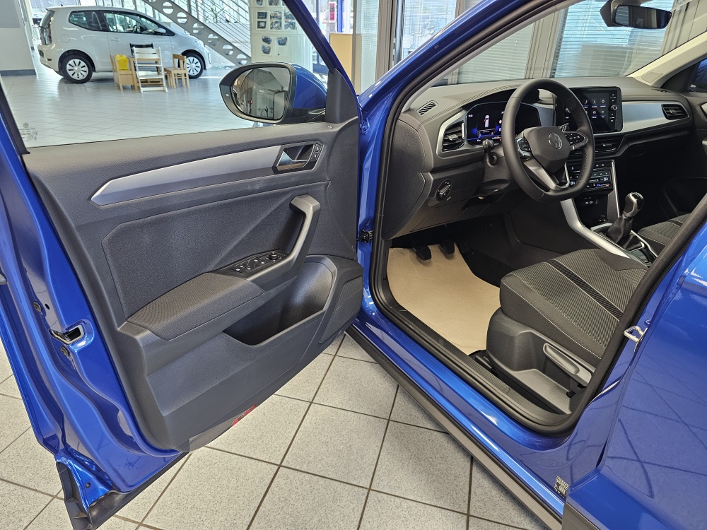 VW T-Roc  bei Hoffmann Automobile in Wolfsburg kaufen und sofort mitnehmen - Bild 23