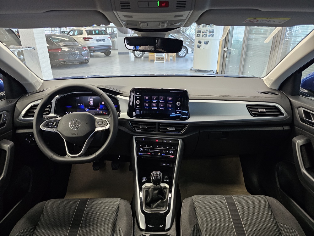 VW T-Roc  bei Hoffmann Automobile in Wolfsburg kaufen und sofort mitnehmen - Bild 6