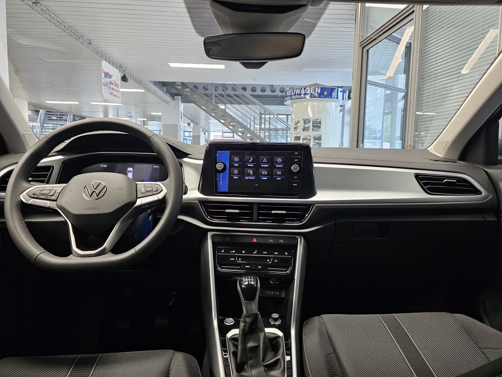 VW T-Roc  bei Hoffmann Automobile in Wolfsburg kaufen und sofort mitnehmen - Bild 3