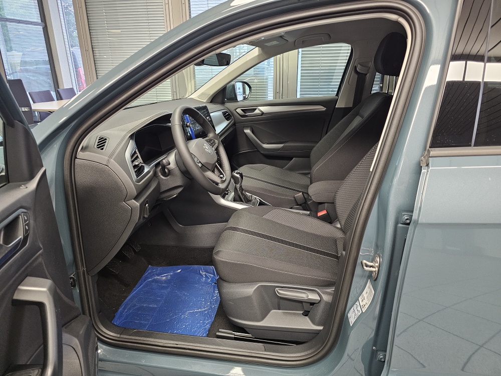 VW T-Roc  bei Hoffmann Automobile in Wolfsburg kaufen und sofort mitnehmen - Bild 9