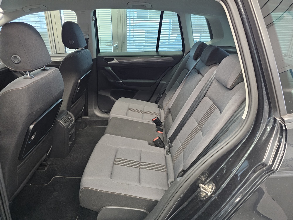 VW Golf Sportsvan  bei Hoffmann Automobile in Wolfsburg kaufen und sofort mitnehmen - Bild 4