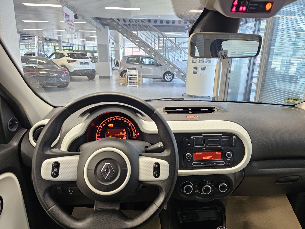 Renault Twingo  bei Hoffmann Automobile in Wolfsburg kaufen und sofort mitnehmen - Bild 8