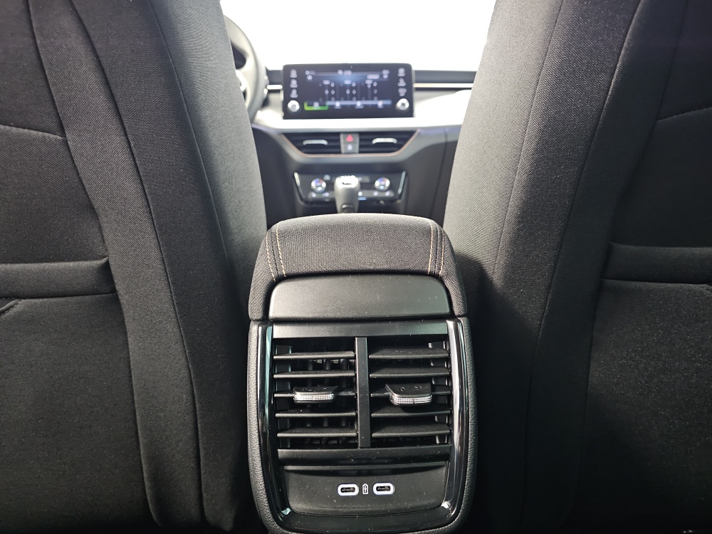 Skoda Kamiq bei Hoffmann Automobile in Wolfsburg kaufen und sofort mitnehmen - Bild 8