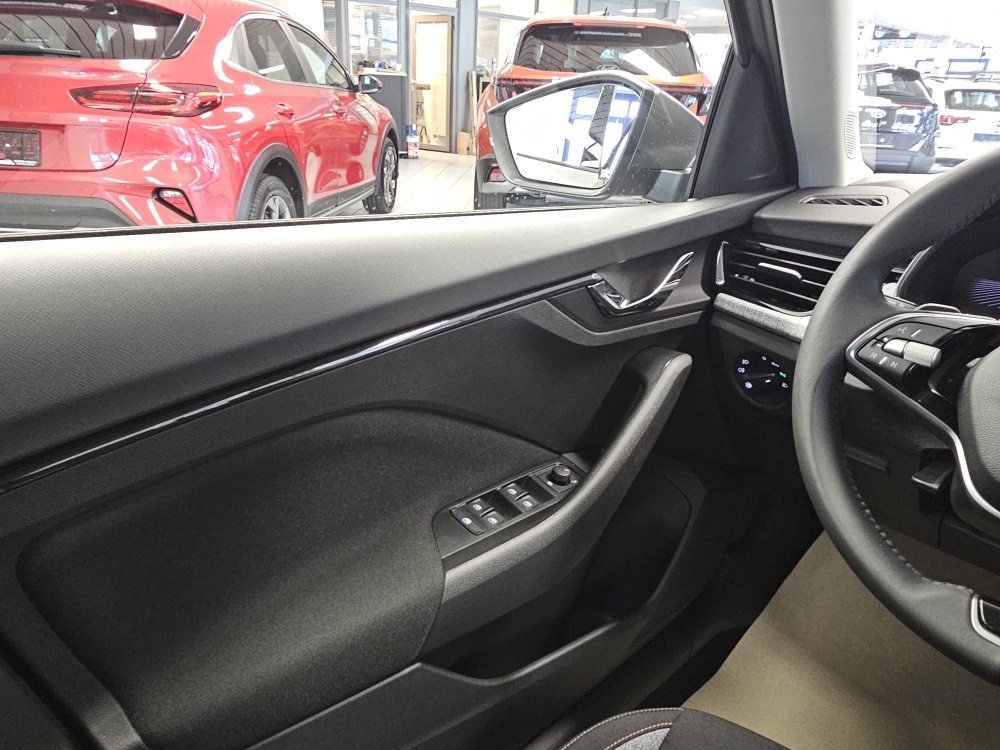 Skoda Kamiq bei Hoffmann Automobile in Wolfsburg kaufen und sofort mitnehmen - Bild 20