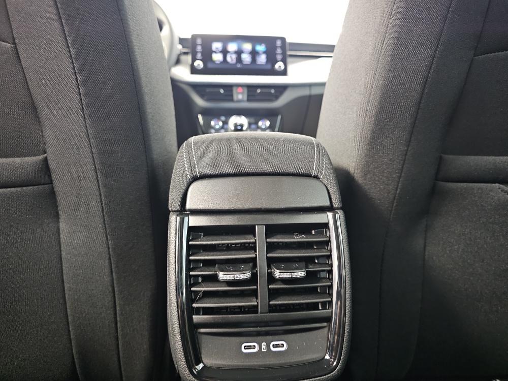 Skoda Kamiq bei Hoffmann Automobile in Wolfsburg kaufen und sofort mitnehmen - Bild 7