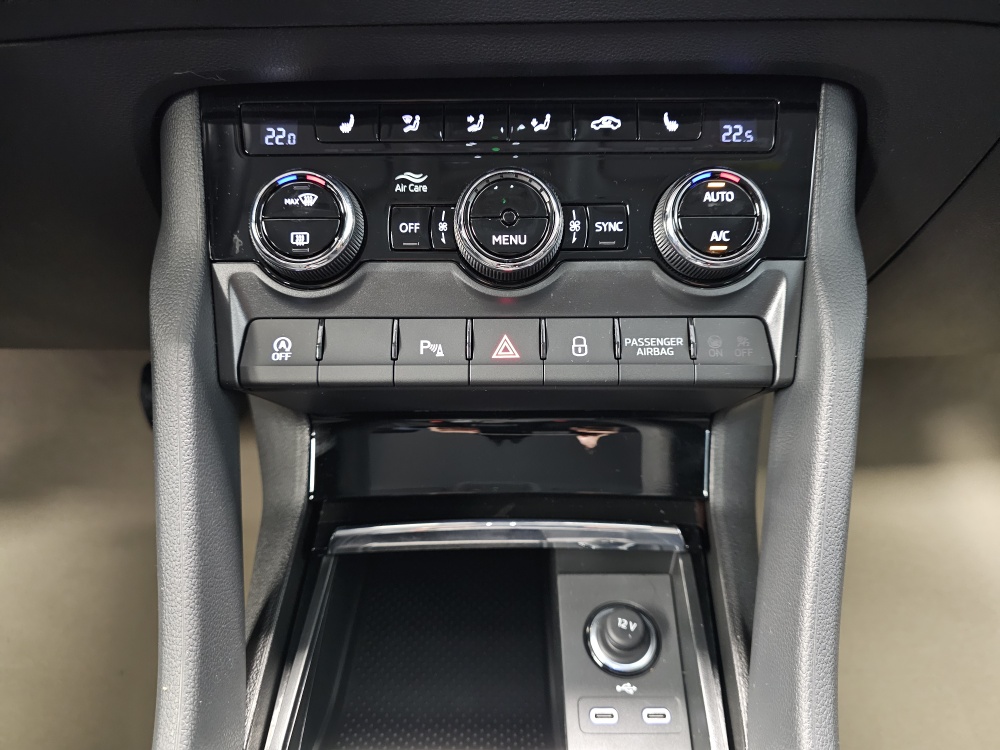 Skoda Karoq bei Hoffmann Automobile in Wolfsburg kaufen und sofort mitnehmen - Bild 10