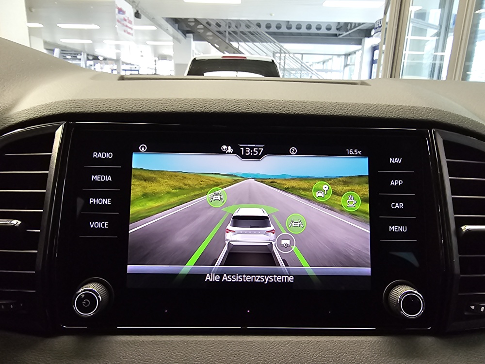 Skoda Karoq bei Hoffmann Automobile in Wolfsburg kaufen und sofort mitnehmen - Bild 14