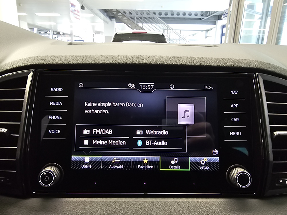 Skoda Karoq bei Hoffmann Automobile in Wolfsburg kaufen und sofort mitnehmen - Bild 15