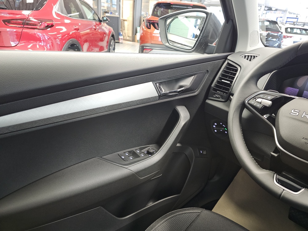 Skoda Karoq bei Hoffmann Automobile in Wolfsburg kaufen und sofort mitnehmen - Bild 20