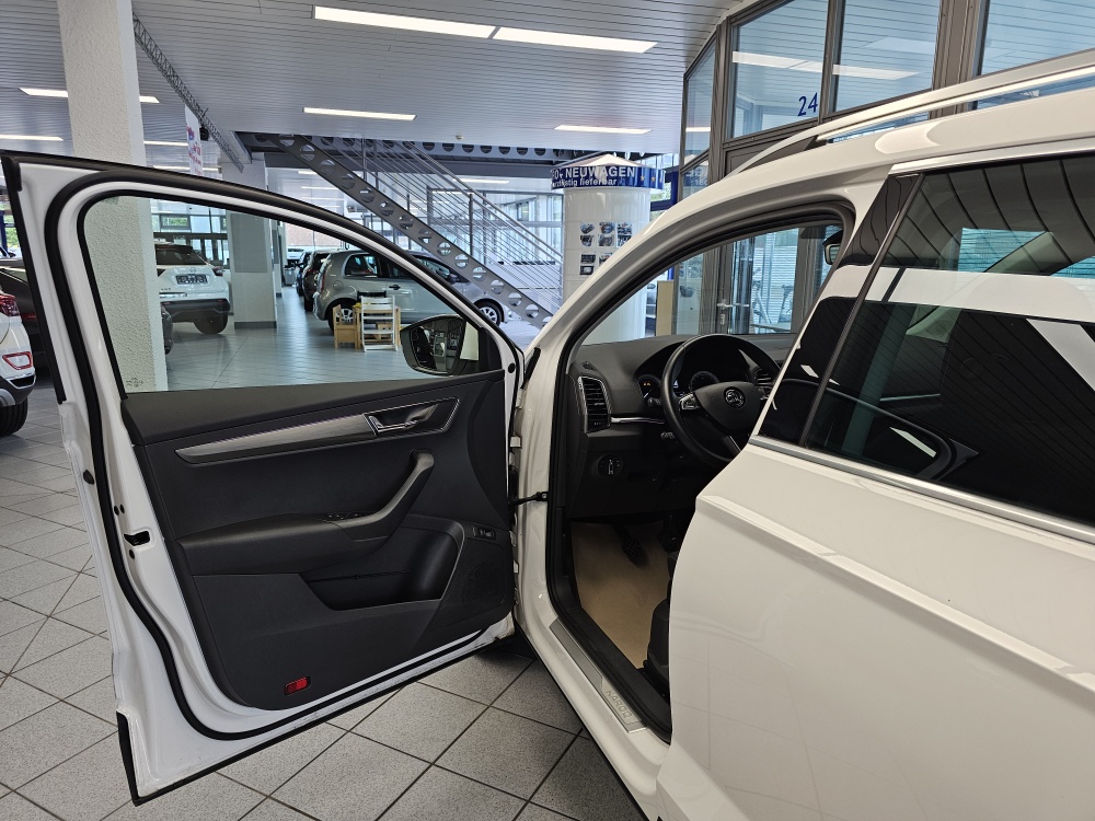 Skoda Karoq  bei Hoffmann Automobile in Wolfsburg kaufen und sofort mitnehmen - Bild 17