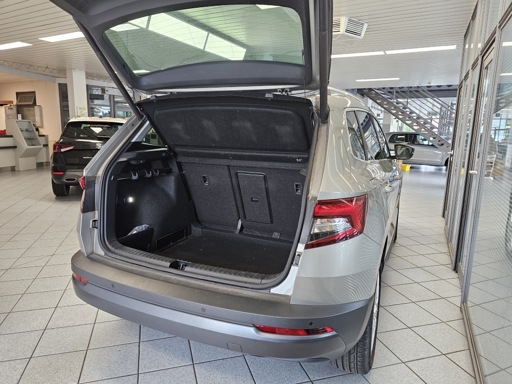 Skoda Karoq  bei Hoffmann Automobile in Wolfsburg kaufen und sofort mitnehmen - Bild 2