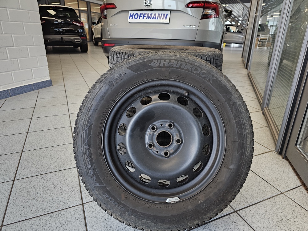 Skoda Karoq  bei Hoffmann Automobile in Wolfsburg kaufen und sofort mitnehmen - Bild 3