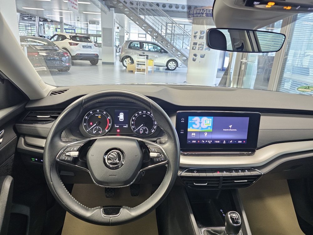 Skoda Octavia Combi  bei Hoffmann Automobile in Wolfsburg kaufen und sofort mitnehmen - Bild 15
