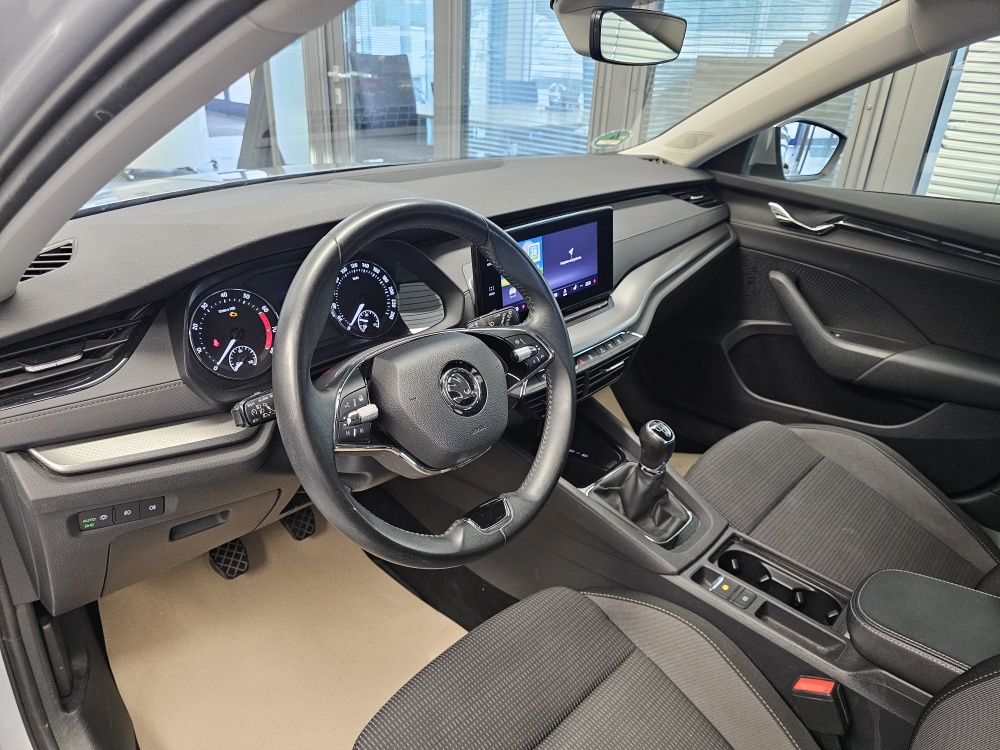 Skoda Octavia Combi  bei Hoffmann Automobile in Wolfsburg kaufen und sofort mitnehmen - Bild 16