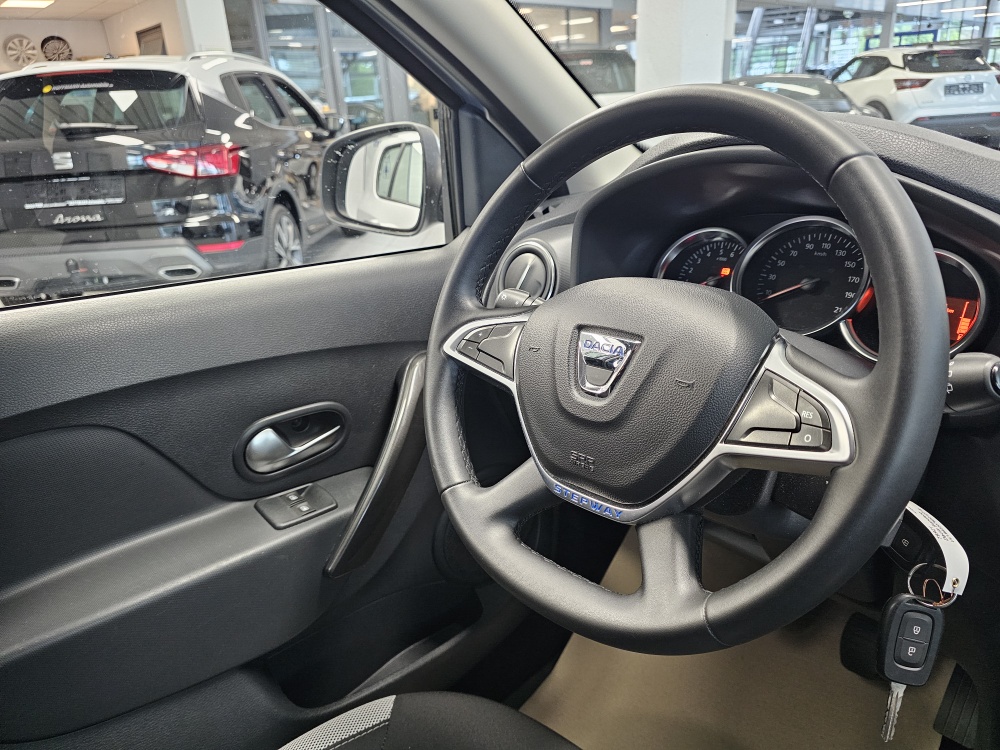 Dacia Sandero  bei Hoffmann Automobile in Wolfsburg kaufen und sofort mitnehmen - Bild 8