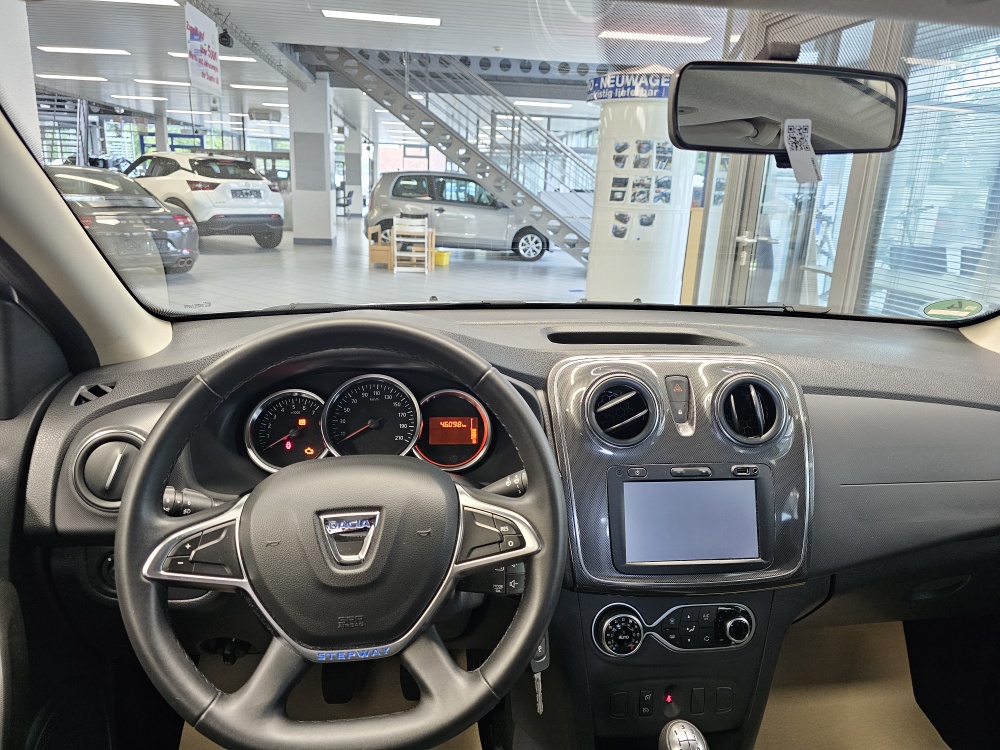 Dacia Sandero  bei Hoffmann Automobile in Wolfsburg kaufen und sofort mitnehmen - Bild 9